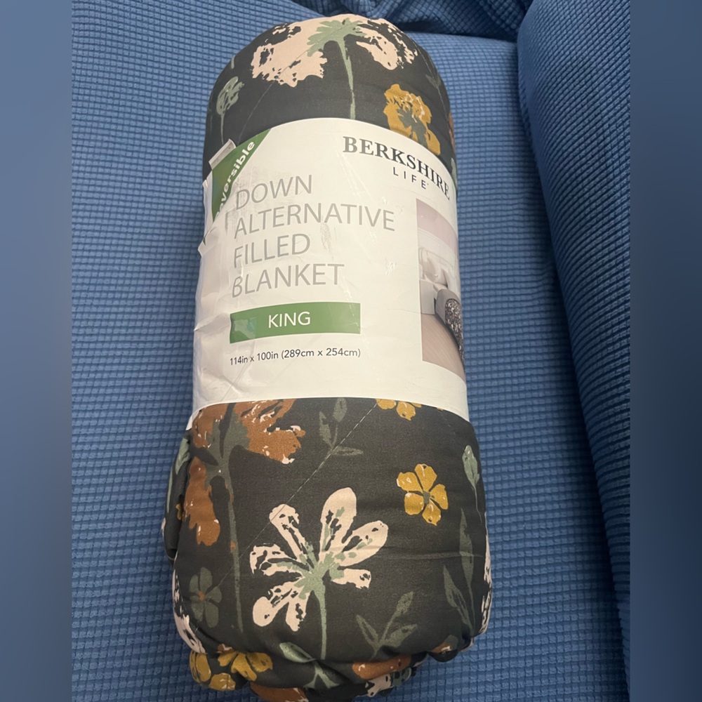 New!! SIZE KING Down Alternative Filled Blanket Berkshire